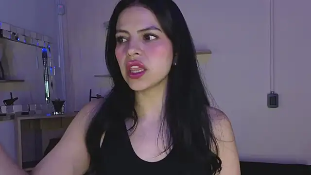 Snapshot of Eliie_Ruizz chatting on 12-01-25, 09:31 Eliie Ruizz online show from 12-01-25, 09:31