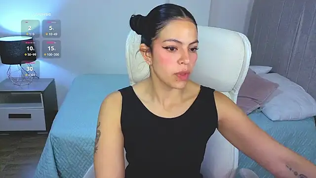 Snapshot of Eliie_Ruizz chatting on 01-18-26, 04:49 Eliie Ruizz online show from 01-18-26, 04:49