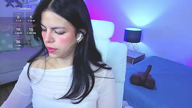 Snapshot of Eliie_Ruizz chatting on 02-13-26, 04:30 Eliie Ruizz online show from 02-13-26, 04:30