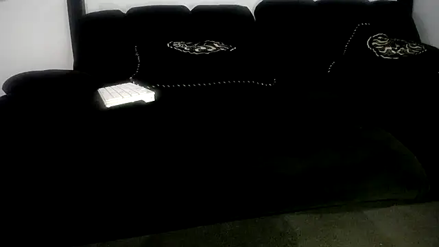 Snapshot of Niquitasparkles chatting on 11-24-25, 03:45 Niquitasparkles online show from 11-24-25, 03:45