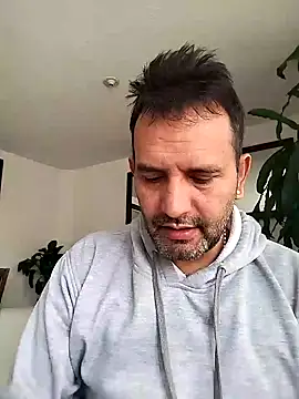 Snapshot of RogueTraveler chatting on 02-03-25, 02:55 RogueTraveler online show from 02-03-25, 02:55