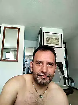 Snapshot of RogueTraveler chatting on 02-04-25, 04:50 RogueTraveler online show from 02-04-25, 04:50