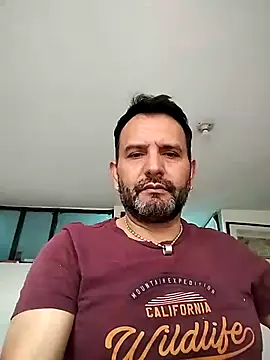 Snapshot of RogueTraveler chatting on 02-13-25, 03:24 RogueTraveler online show from 02-13-25, 03:24