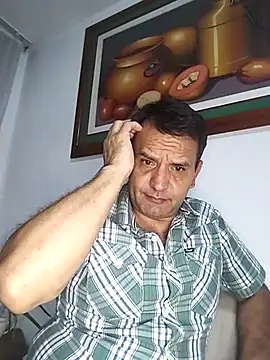 Snapshot of RogueTraveler chatting on 02-28-25, 03:15 RogueTraveler online show from 02-28-25, 03:15