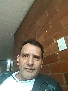 Snapshot of RogueTraveler chatting on 03-02-25, 04:10 RogueTraveler online show from 03-02-25, 04:10