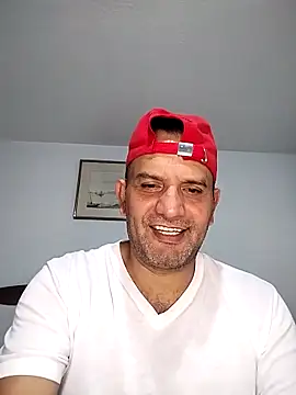 Snapshot of RogueTraveler chatting on 09-13-25, 03:28 RogueTraveler online show from 09-13-25, 03:28