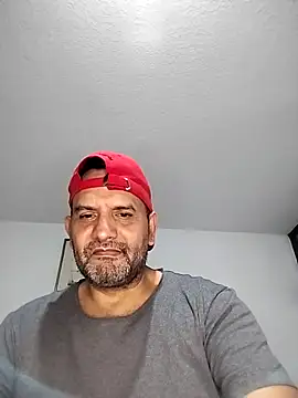 Snapshot of RogueTraveler chatting on 09-24-25, 02:59 RogueTraveler online show from 09-24-25, 02:59