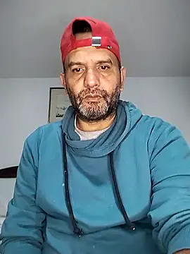 Snapshot of RogueTraveler chatting on 10-01-25, 03:01 RogueTraveler online show from 10-01-25, 03:01