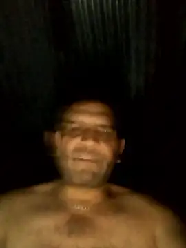 Snapshot of RogueTraveler chatting on 01-17-26, 04:17 RogueTraveler online show from 01-17-26, 04:17