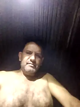 Snapshot of RogueTraveler chatting on 01-18-26, 02:48 RogueTraveler online show from 01-18-26, 02:48