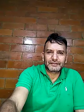 Snapshot of RogueTraveler chatting on 03-06-26, 03:03 RogueTraveler online show from 03-06-26, 03:03