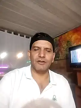 Snapshot of RogueTraveler chatting on 03-11-26, 02:06 RogueTraveler online show from 03-11-26, 02:06