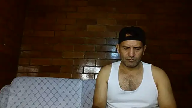 Snapshot of RogueTraveler chatting on 03-12-26, 02:18 RogueTraveler online show from 03-12-26, 02:18