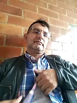 Snapshot of RogueTraveler chatting on 03-12-26, 09:43 RogueTraveler online show from 03-12-26, 09:43