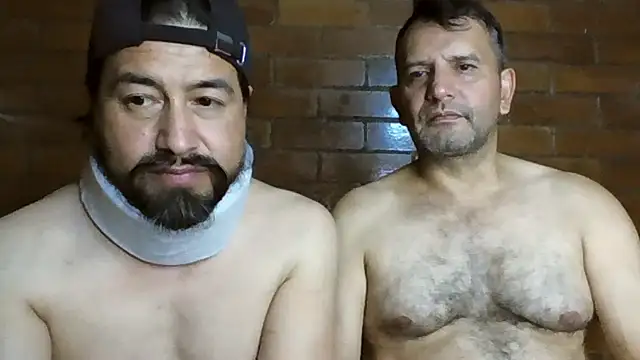 Snapshot of RogueTraveler chatting on 03-14-26, 05:35 RogueTraveler online show from 03-14-26, 05:35