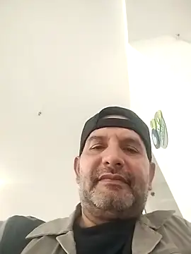 Snapshot of RogueTraveler chatting on 03-16-26, 05:06 RogueTraveler online show from 03-16-26, 05:06