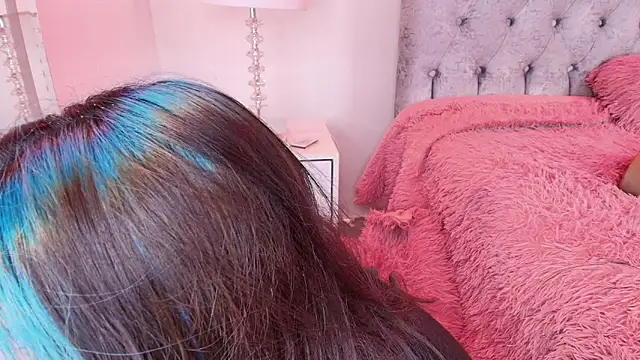 Snapshot of Salem_skyler_ chatting on 10-26-25, 03:45 Salem skyler online show from 10-26-25, 03:45