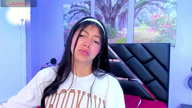 Snapshot of KimberlyVillaLobos chatting on 09-09-25, 11:32 KimberlyVillaLobos online show from 09-09-25, 11:32