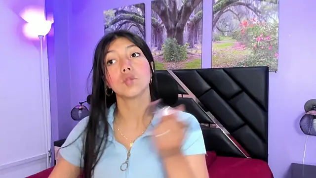 Snapshot of KimberlyVillaLobos chatting on 10-01-25, 12:00 KimberlyVillaLobos online show from 10-01-25, 12:00