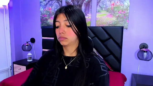 Snapshot of KimberlyVillaLobos chatting on 10-04-25, 11:41 KimberlyVillaLobos online show from 10-04-25, 11:41