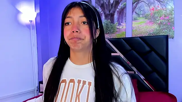 Snapshot of KimberlyVillaLobos chatting on 10-08-25, 12:36 KimberlyVillaLobos online show from 10-08-25, 12:36