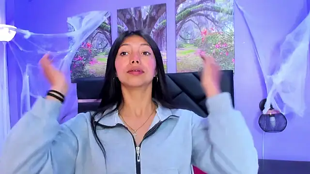 Snapshot of KimberlyVillaLobos chatting on 11-10-25, 11:31 KimberlyVillaLobos online show from 11-10-25, 11:31