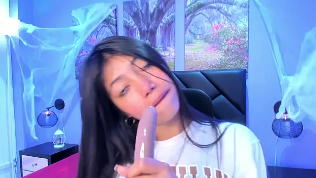 Snapshot of KimberlyVillaLobos chatting on 11-11-25, 11:43 KimberlyVillaLobos online show from 11-11-25, 11:43