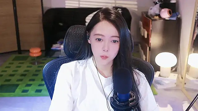 Roseonly  online show from 10-22-25, 05:41