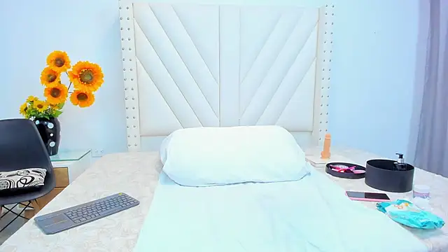 JulieeHabubu online show from 04-29-26, 09:43