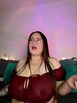 Snapshot of soofy__ chatting on 10-19-25, 02:29 soofy online show from 10-19-25, 02:29