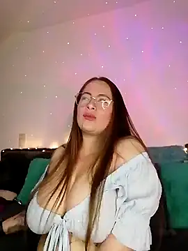 Snapshot of soofy__ chatting on 11-11-25, 02:33 soofy online show from 11-11-25, 02:33