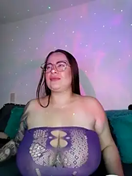 Snapshot of soofy__ chatting on 03-06-26, 05:04 soofy online show from 03-06-26, 05:04