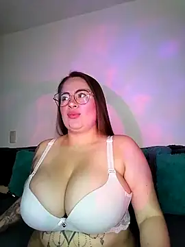 Snapshot of soofy__ chatting on 05-24-26, 04:50 soofy online show from 05-24-26, 04:50
