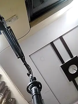 Snapshot of Queen_sakshi chatting on 11-18-25, 03:27 Queen sakshi online show from 11-18-25, 03:27