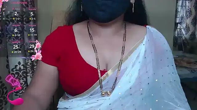 Snapshot of Queen_sakshi chatting on 11-26-25, 06:47 Queen sakshi online show from 11-26-25, 06:47