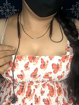 Snapshot of Queen_sakshi chatting on 02-18-26, 07:54 Queen sakshi online show from 02-18-26, 07:54