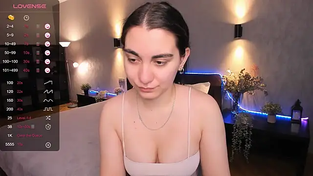 hannacheekss  online show from 12-09-24, 07:17