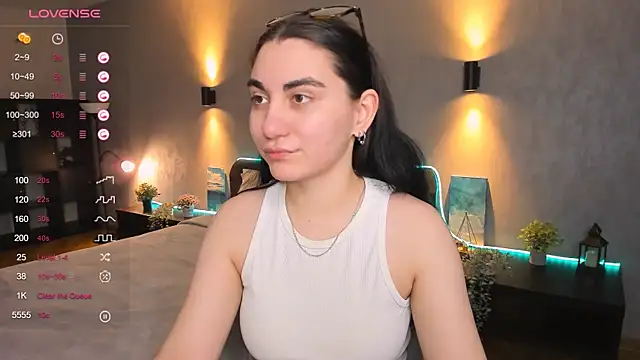 hannacheekss  online show from 01-20-25, 05:04