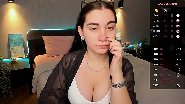 hannacheekss  online show from 01-31-25, 06:57