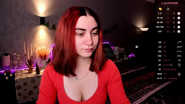 Snapshot of hannacheekss_ chatting on 12-19-25, 02:07 hannacheekss online show from 12-19-25, 02:07