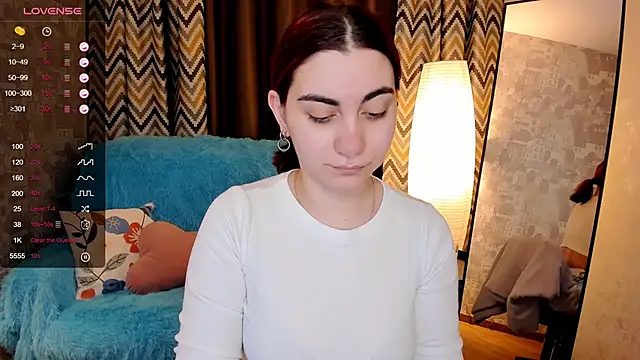 Snapshot of hannacheekss_ chatting on 01-15-26, 02:05 hannacheekss online show from 01-15-26, 02:05