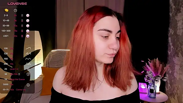 Snapshot of hannacheekss_ chatting on 02-12-26, 02:06 hannacheekss online show from 02-12-26, 02:06