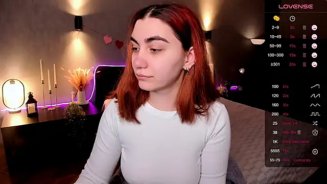 Snapshot of hannacheekss_ chatting on 02-24-26, 01:58 hannacheekss online show from 02-24-26, 01:58