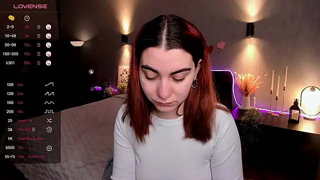 Snapshot of hannacheekss_ chatting on 02-25-26, 02:10 hannacheekss online show from 02-25-26, 02:10