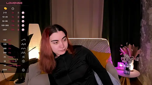 Snapshot of hannacheekss_ chatting on 03-04-26, 02:06 hannacheekss online show from 03-04-26, 02:06