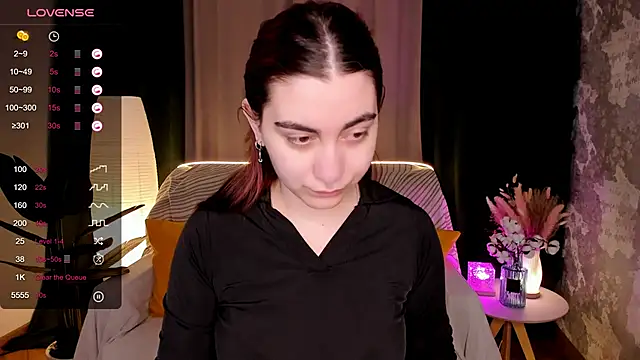 Snapshot of hannacheekss_ chatting on 03-10-26, 02:05 hannacheekss online show from 03-10-26, 02:05