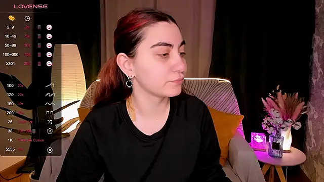 Snapshot of hannacheekss_ chatting on 03-11-26, 02:06 hannacheekss online show from 03-11-26, 02:06