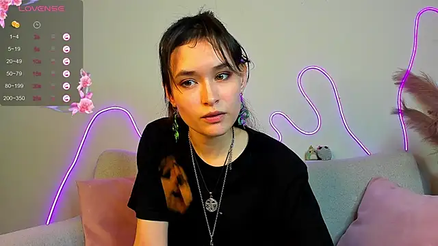 Snapshot of Emily_Strikeee chatting on 02-11-25, 01:20 Emily Strikeee online show from 02-11-25, 01:20