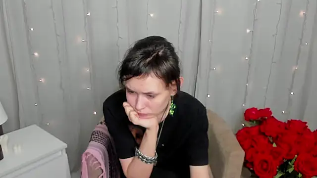 Snapshot of Emily_Strikeee chatting on 02-15-25, 10:55 Emily Strikeee online show from 02-15-25, 10:55