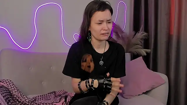 Snapshot of Emily_Strikeee chatting on 02-17-25, 10:07 Emily Strikeee online show from 02-17-25, 10:07